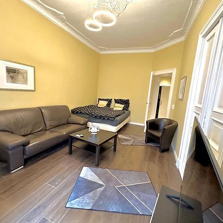 Schoenes Grosses Apartment Im Zentrum Berlins Bagian luar foto